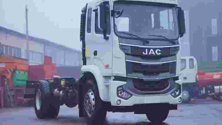 На Львівщині розпочали виробництво китайських вантажівок