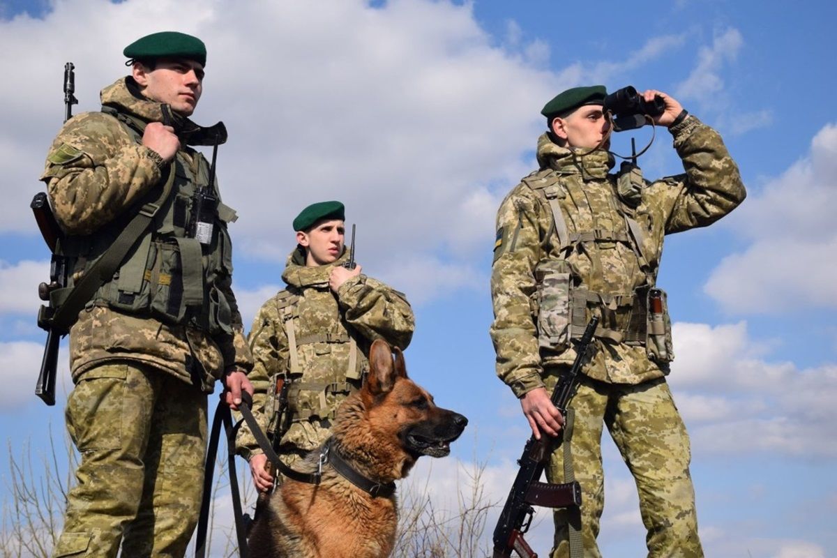 На Буковині заборонили наближатися до кордону ближче, ніж на 5 км
