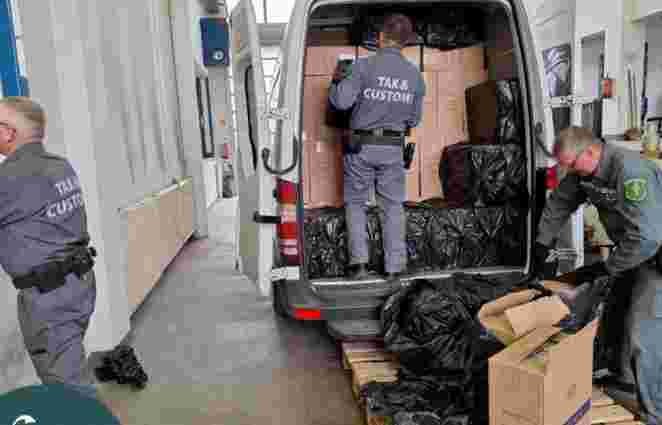 Hungarian customs officers found 141 thousand packs of cigarettes in the car of a Ukrainian diplomat - ZAXID.NET dqxikeidqxidqrant