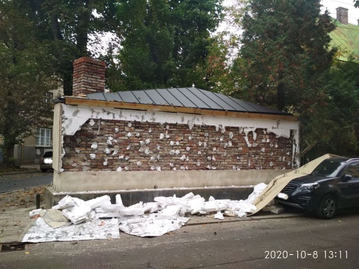 Родина Брезіцьких хоче відсудити 1,5 млн грн за демонтаж самобуду у Львові