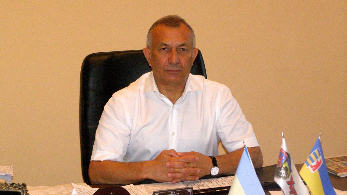 Депутати Хустської міськради висловили недовіру міському голові