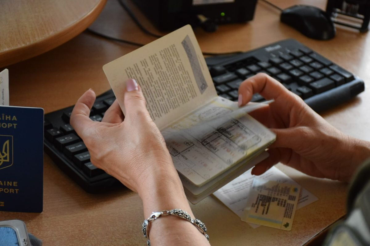 Закарпатець підробив свідоцтво про народження третьої дитини для виїзду в Угорщину
