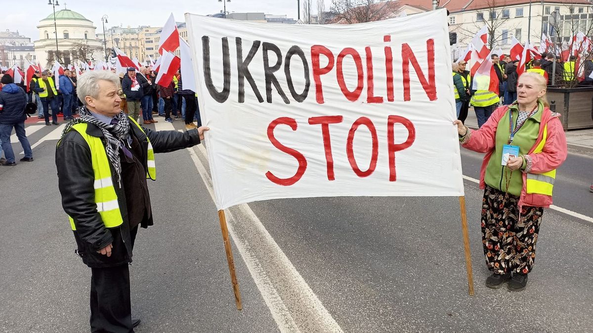 До протесту польських фермерів у Варшаві приєдналися проросійські активісти та політики