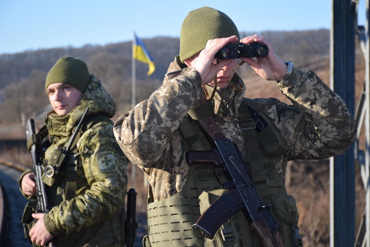 Закарпатські прикордонники пострілами зупинили ухилянтів з 6 областей України