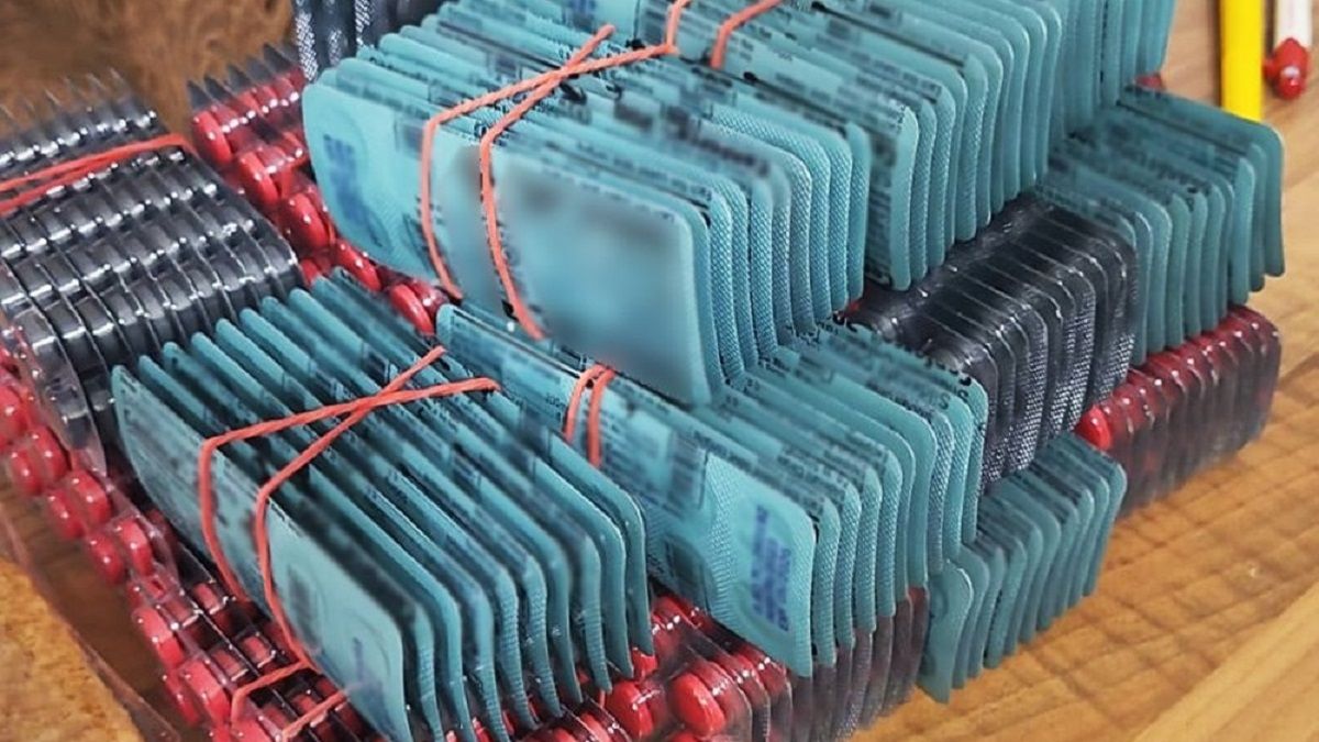 У Варшаві в українців вилучили кілька мільйонів заборонених таблеток для потенції