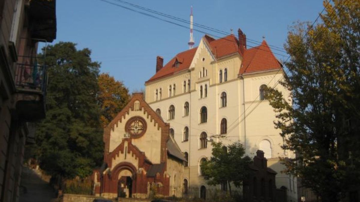 Сім'я померлого пацієнта відсудила у львівської лікарні майже 4 млн грн