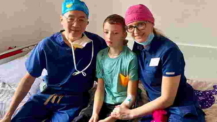 У Львові хірурги сформували 11-річному хлопчику нове піднебіння зі щоки