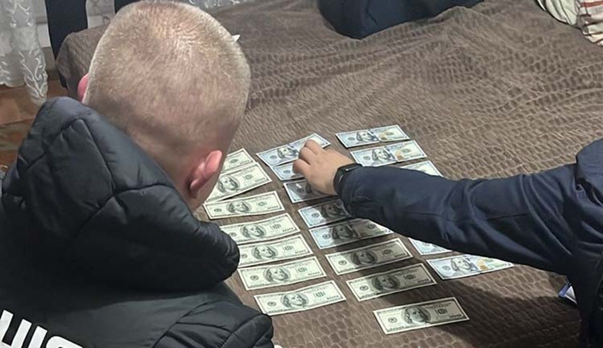 Банда з Київщини збувала фальшиві долари на території чотирьох західних областей