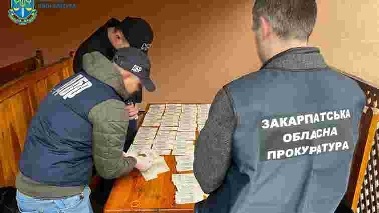 На Закарпатті на хабарі у понад 100 тис. грн затримали працівника Свалявського лісгоспу