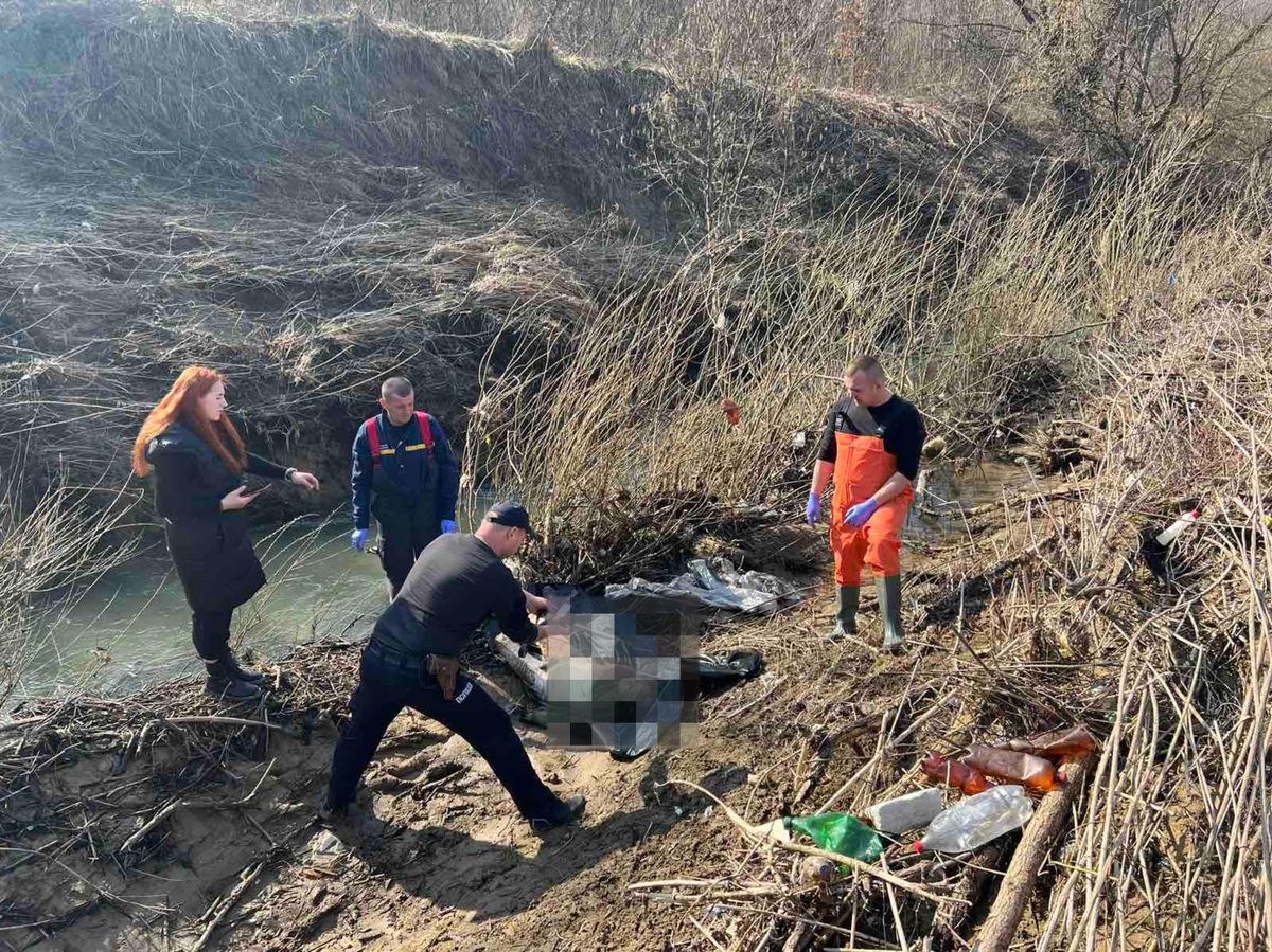 На Закарпатті на березі річки Хустець виявили тіло 41-річного чоловіка