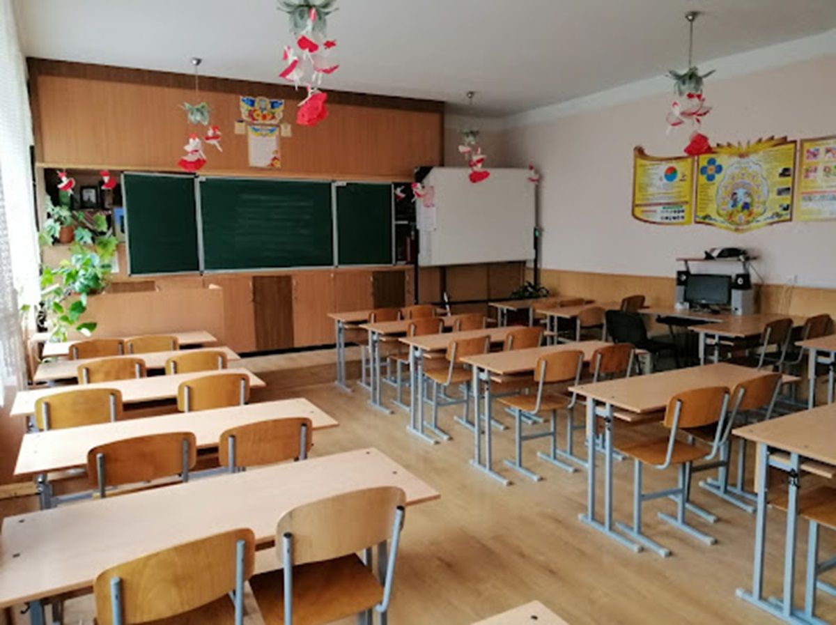 У Чернівцях батьки звинуватили поліцейську і директорку гімназії у приниженні учнів