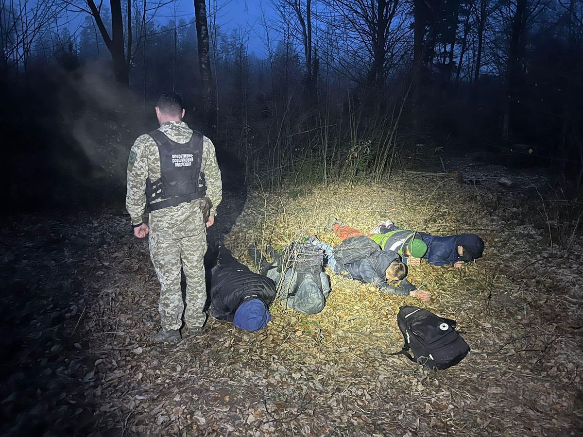 На Буковині біля кордону з Румунією затримали п'ятьох ухилянтів