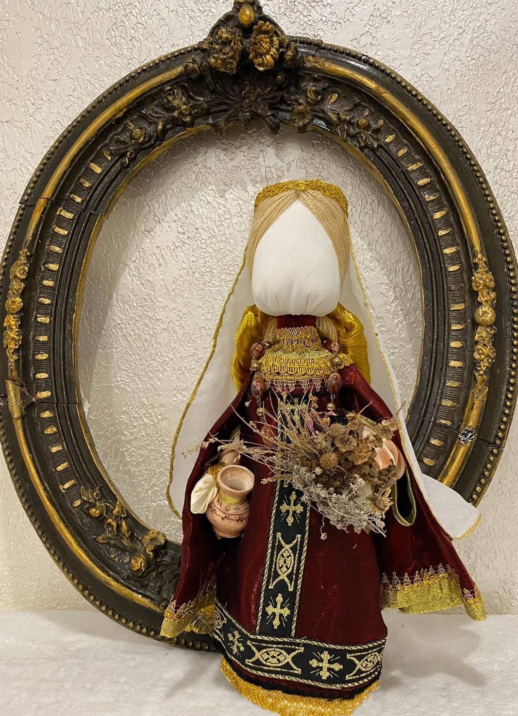 Онука Володимира Мономаха Євпраксія-Добродія, дружина візантійського імператора і перша медикиня на Русі (майстриня Любов Панченко)