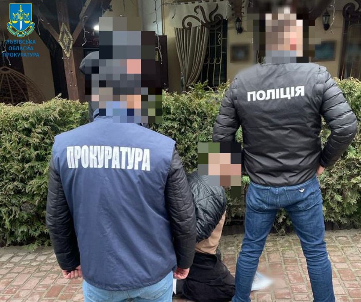 На Львівщині двоє чоловіків за 13 тис. доларів переправляли ухилянтів за кордон