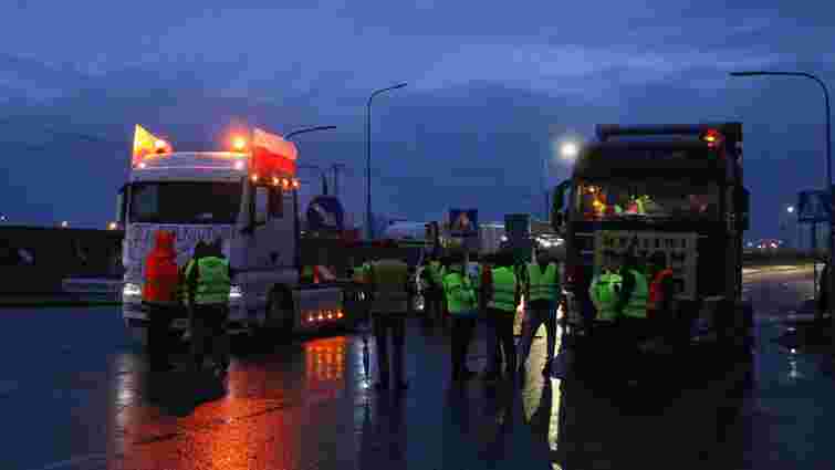 Український консул перевірив інформацію про блокування пасажирських автобусів на кордоні