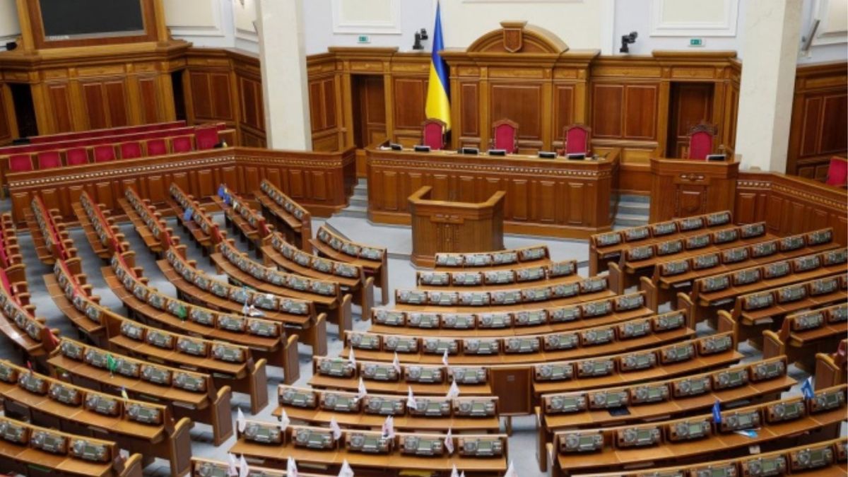Із законопроекту про мобілізацію прибрали норму про блокування рахунків ухилянтів