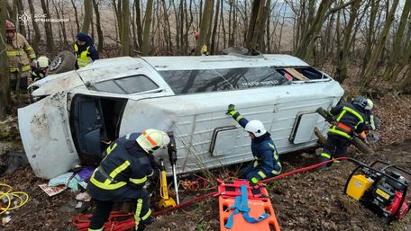 В аварії автобуса біля Івано-Франківська загинули двоє пасажирів та водій
