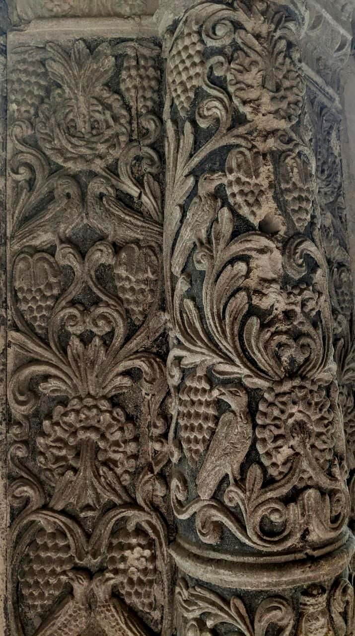 Оздоблена колона середини XVII ст. (фото ЛМР)