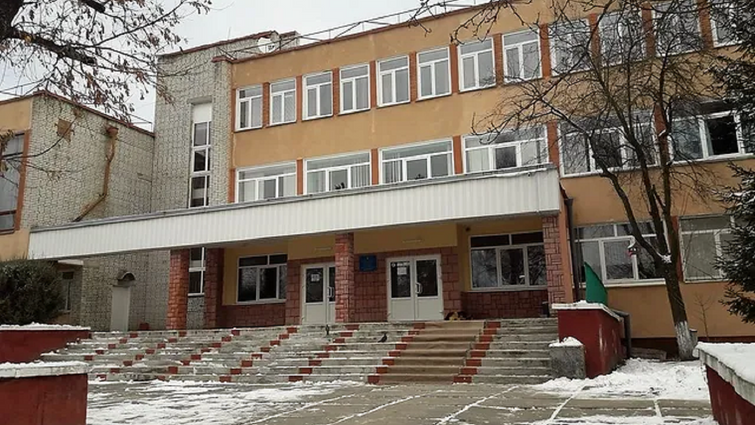 Керівників навчального центру Новояворівська судили за виписані собі премії