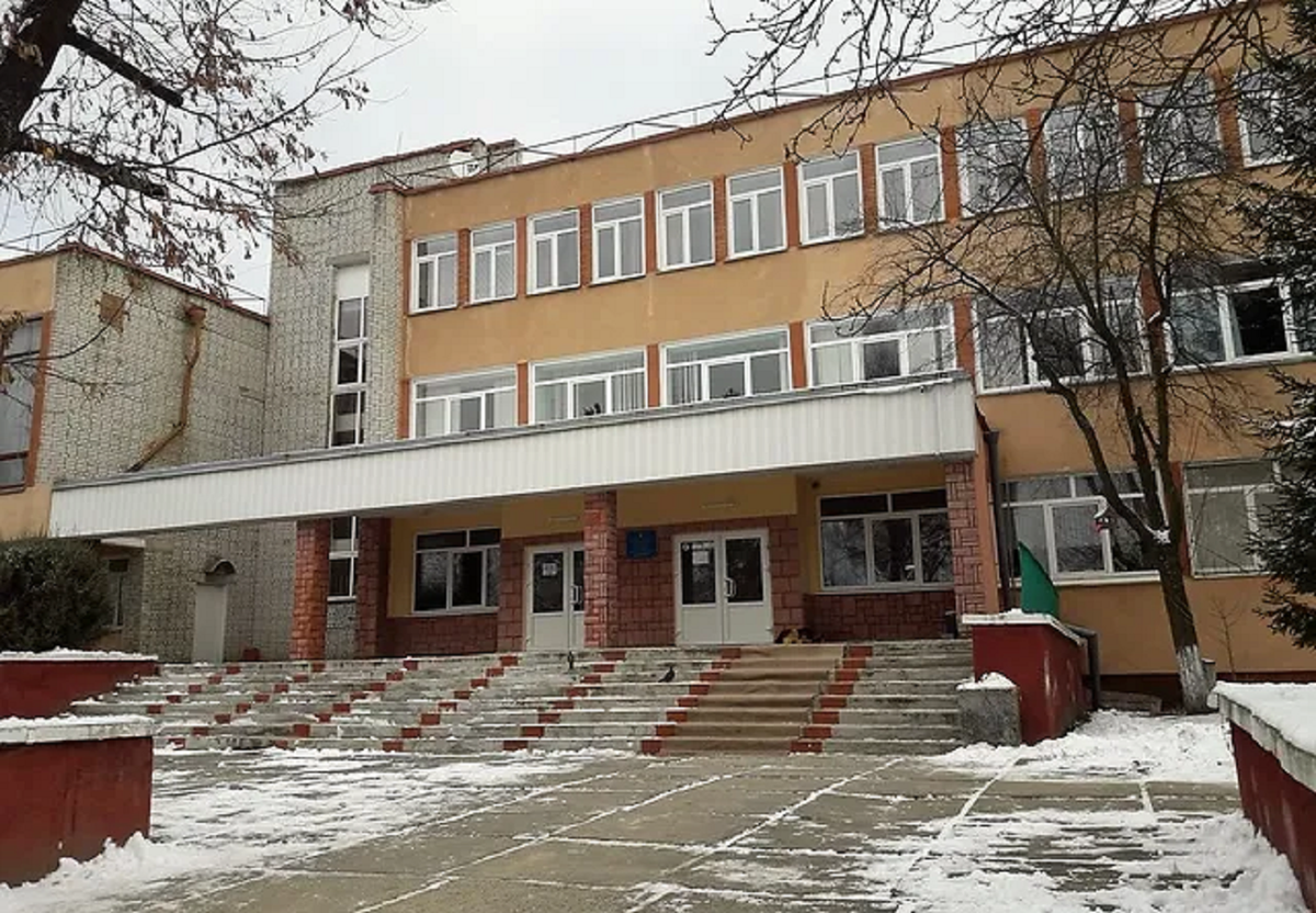 Керівників навчального центру Новояворівська судили за виписані собі премії