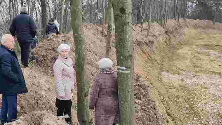 Прокуратура перевіряє рішення Львівської облради про піщаний кар’єр на місці парку