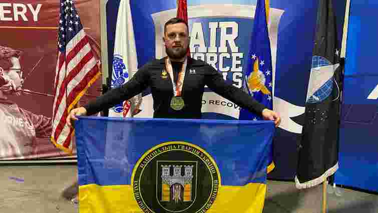 Прикарпатець Юрій Гапончук виборов золото зі стрільби з лука на змаганнях ветеранів у США