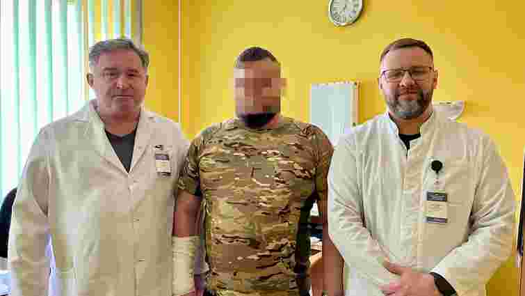 Закарпатські лікарі дістали з легені 33-річного військового осколок снаряду