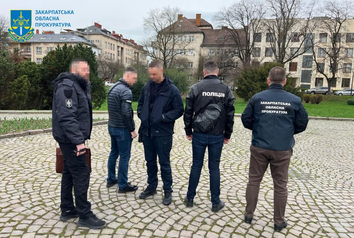 В Ужгороді на хабарі від підприємця затримали працівника ДСНС