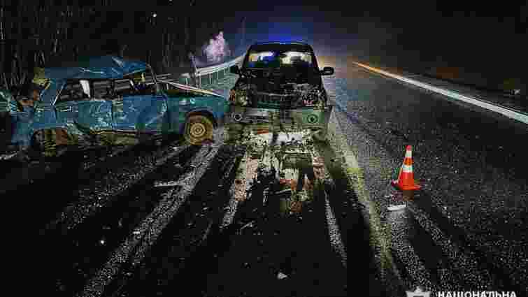У лобовій аварії поблизу Делятина загинув водій та пасажир ВАЗ