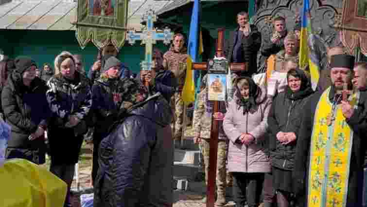 Народна депутатка звинуватила священика УПЦ МП на Буковині у відмові хоронити бійця ЗСУ