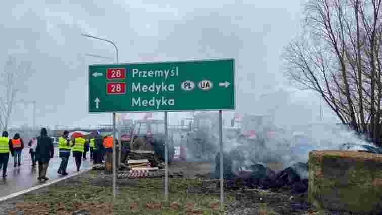 Польські фермери почали блокування автобусів на кордоні з Україною