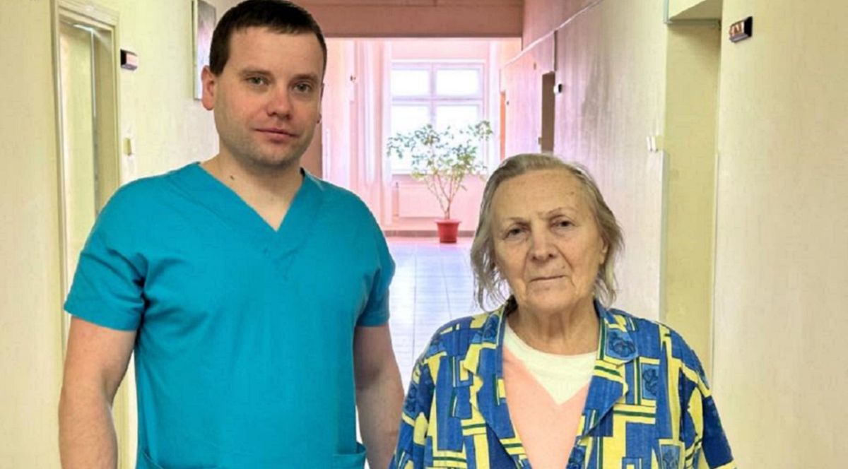 Львівські онкологи видалили 82-річній львів’янці відразу дві меланоми