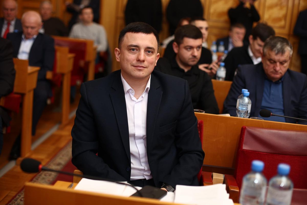 У Закарпатській обласній раді склав присягу новий депутат від «Слуги народу»