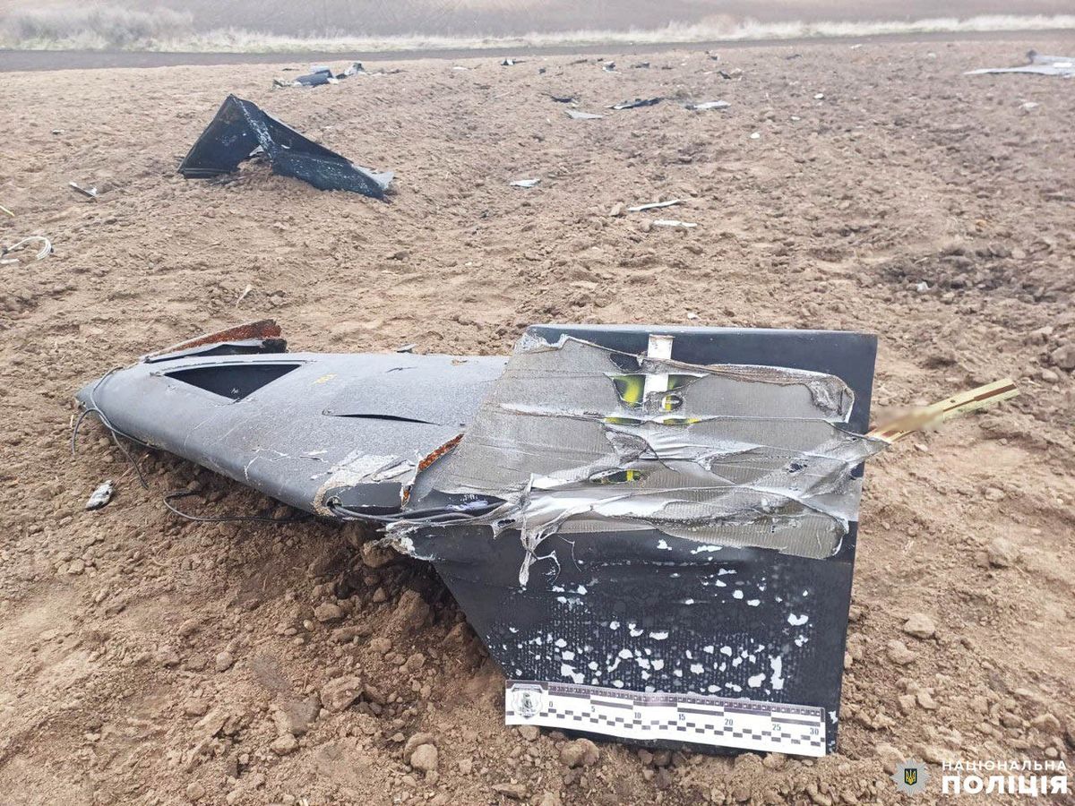 У полі на Рівненщині знайшли нерозірвану частину безпілотника
