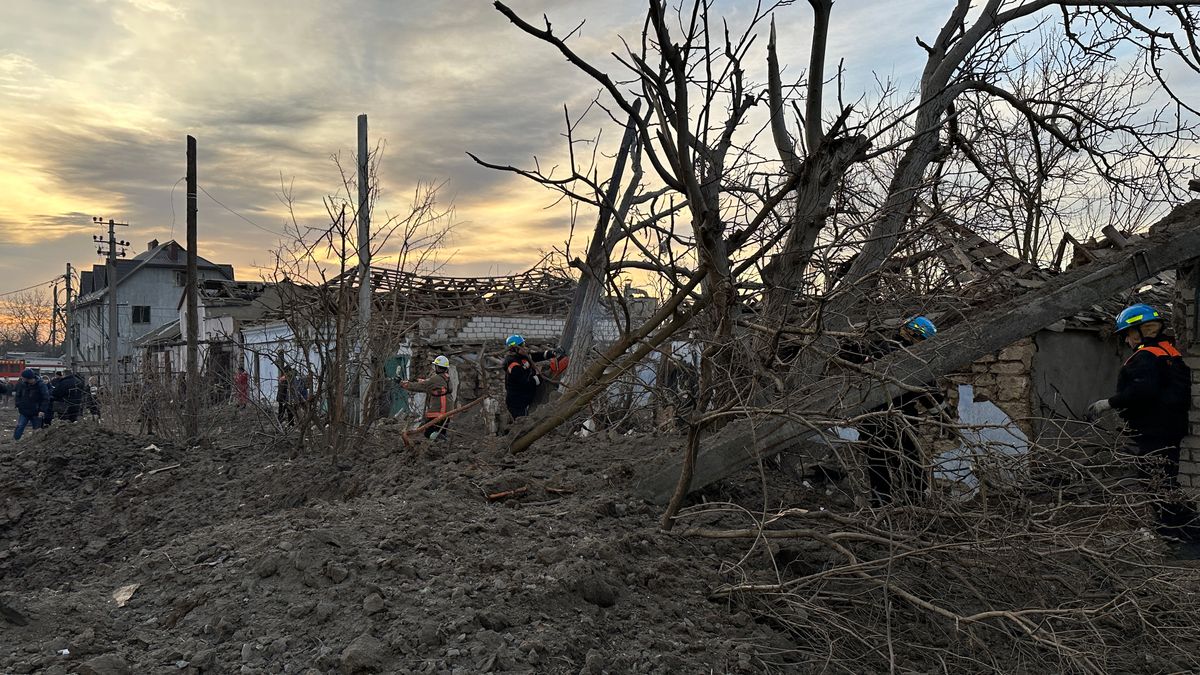 У Миколаєві внаслідок балістичного обстрілу росіян загинула жінка