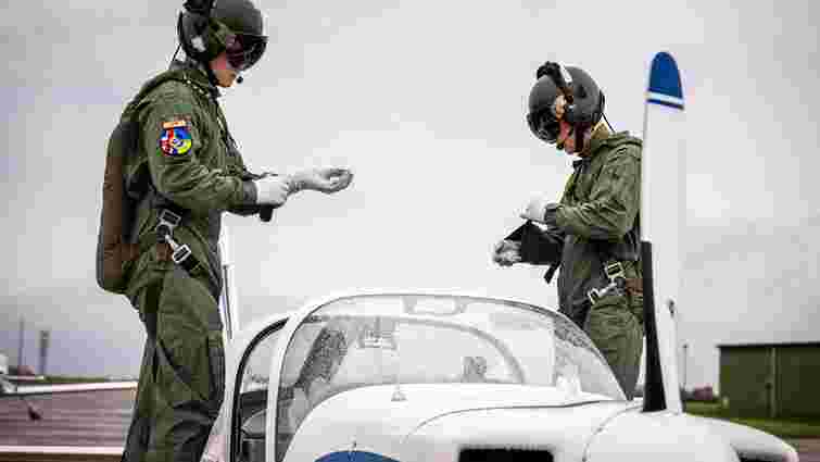 Міноборони Великої Британії показало фото з випуску пілотів ЗСУ, які навчалися на F-16