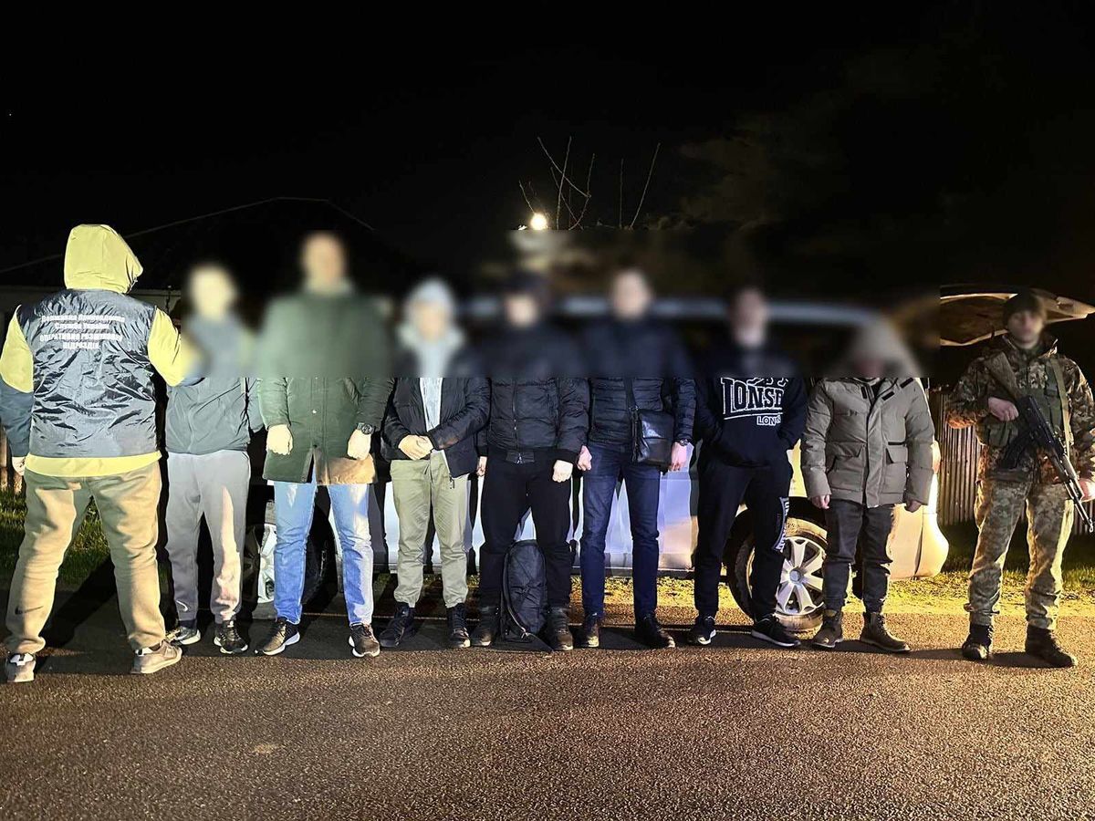 На Закарпатті біля угорського кордону затримали 12 ухилянтів