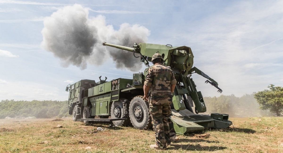 Франція анонсувала передачу Україні 78 гаубиць Caesar