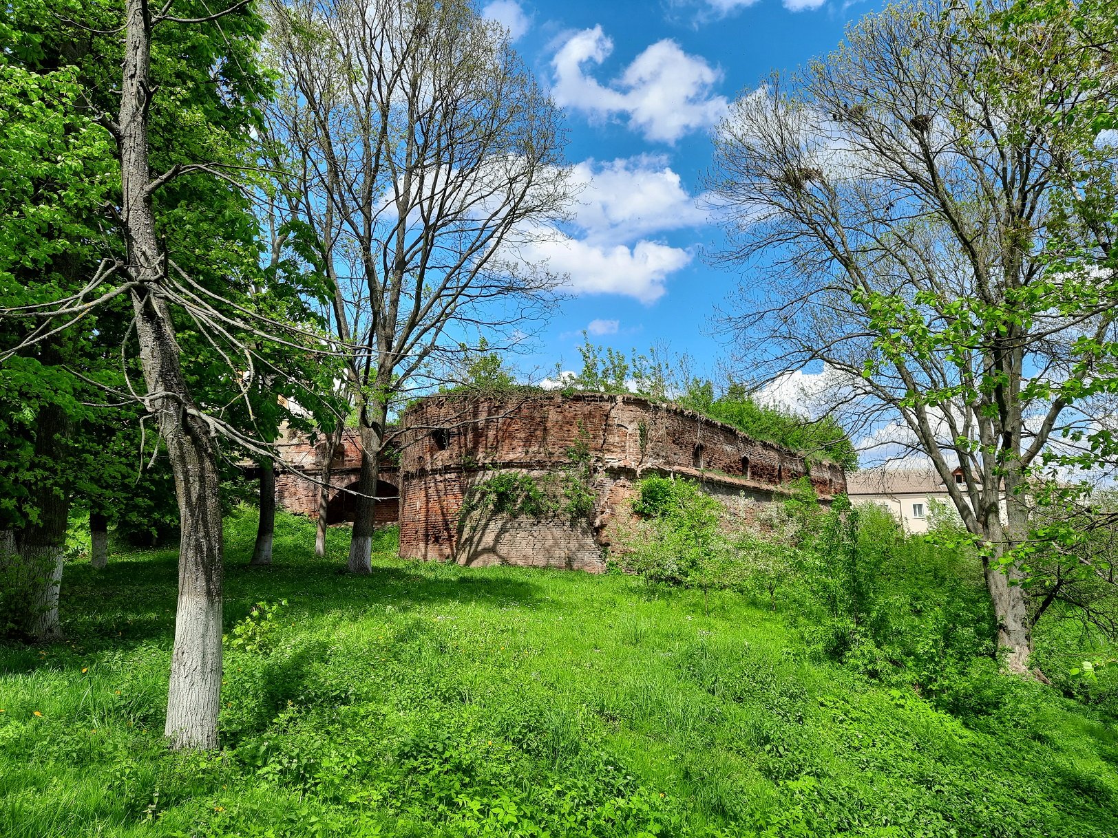 Обороні елементи (фото ZAXID.NET)