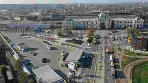 Депутати вимагають впорядкувати паркування біля залізничного вокзалу Львова