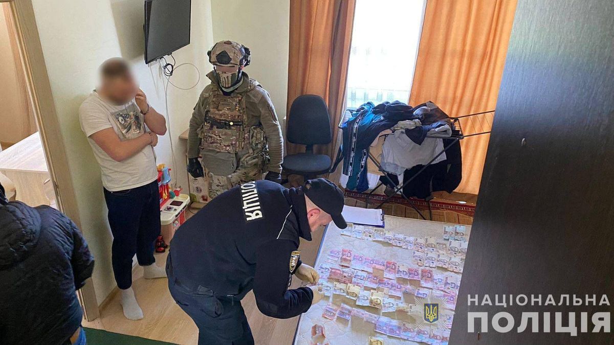 В Ужгородському районі в наркоторговців під час обшуків знайшли гранати