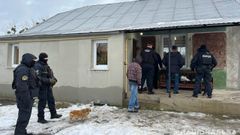 У Луцьку викрили 45-річного сутенера, який шантажем втягував жінок у проституцію