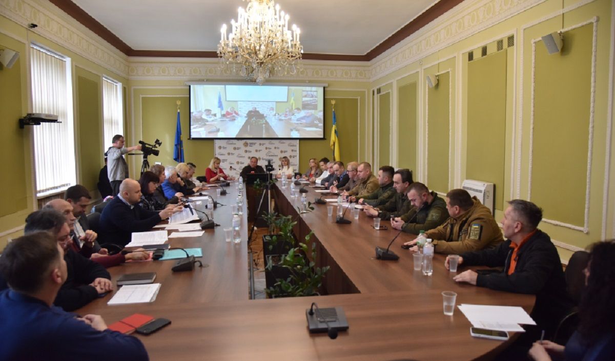 Львівська облрада вирішила забрати зі Львова ПДФО трьох обласних лікарень