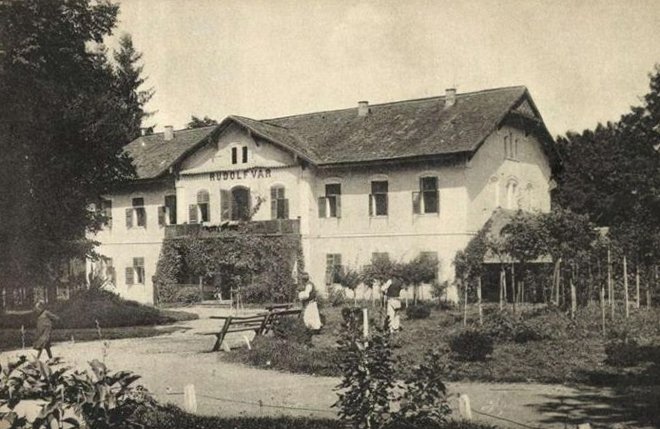 Вілла «Замок Рудольфа» у Неліпині (фото Balatoni Múzeum)