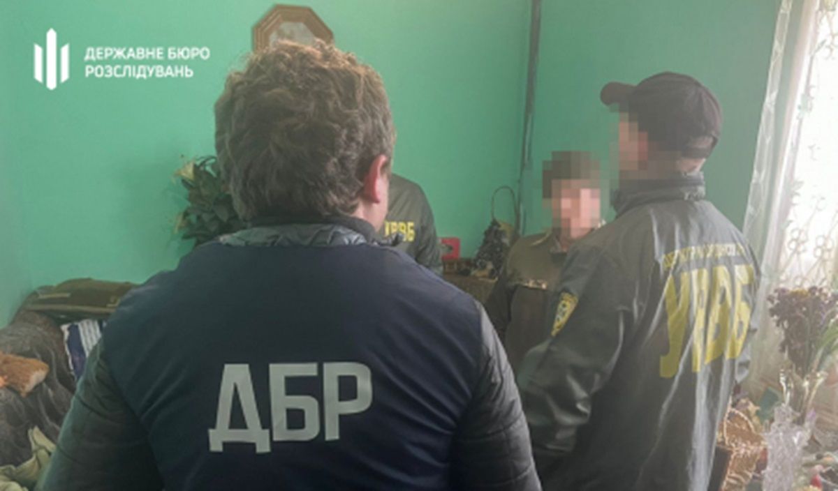 На Львівщині прикордонниця за 9000 доларів обіцяла вивезти ухилянта за кордон