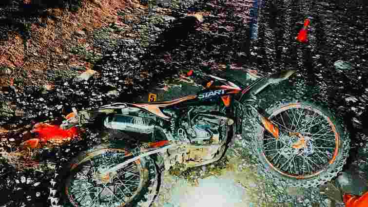 На Прикарпатті після зіткнення з кам’яною огорожею загинув 20-річний мотоцикліст