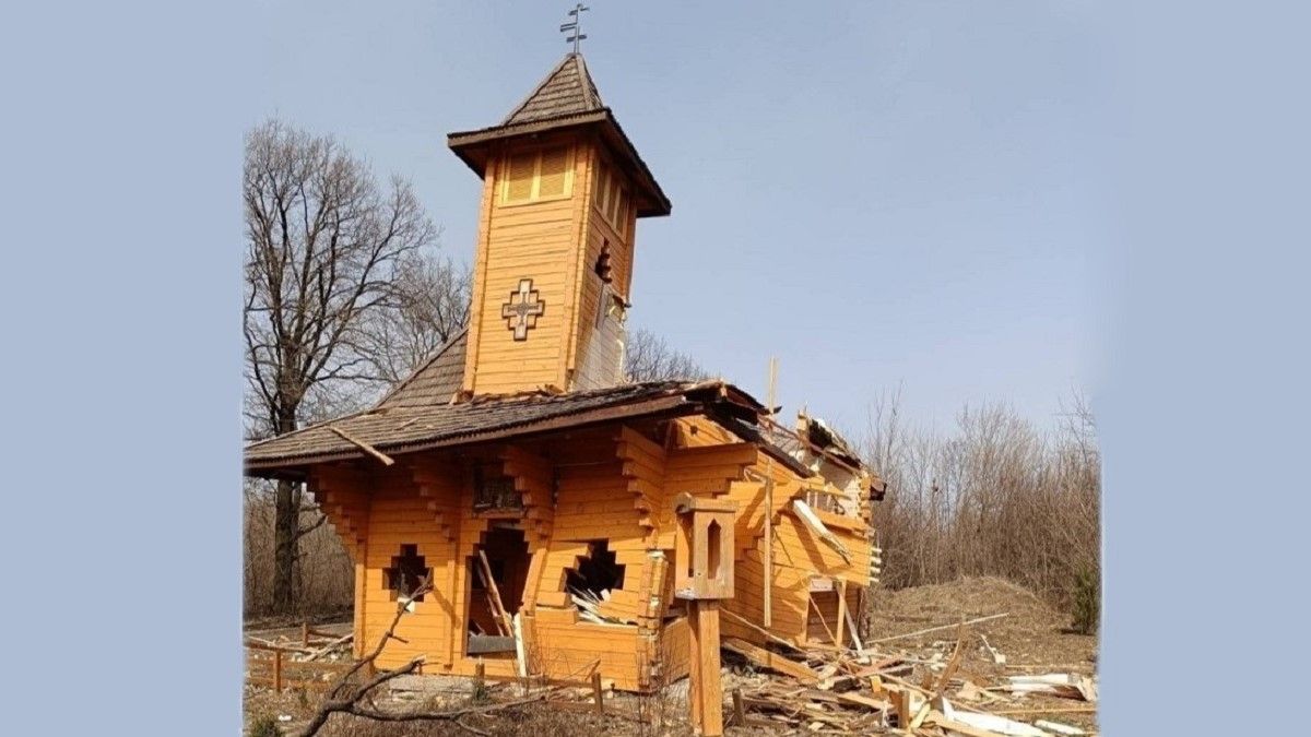 Росіяни влучили у зведену львів’янами міжконфесійну церкву на Донеччині