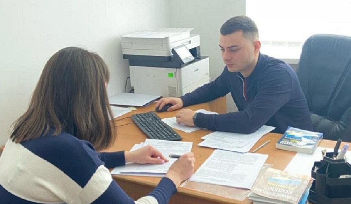 Суд закрив справу про незаконне отримання зарплати медсестрою на Львівщині
