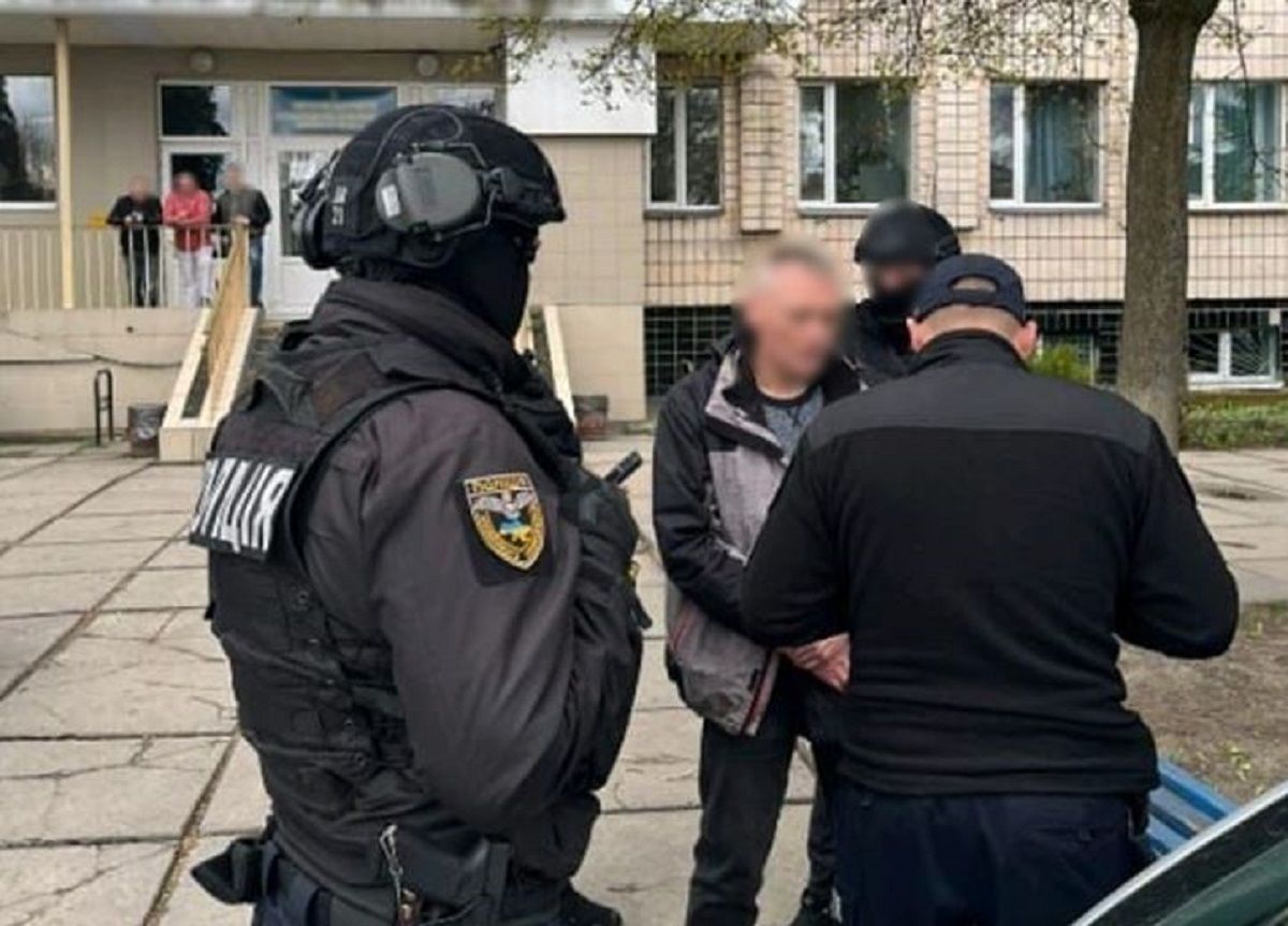 Голову Житомирської обласної ВЛК викрили на торгівлі довідками про непридатність