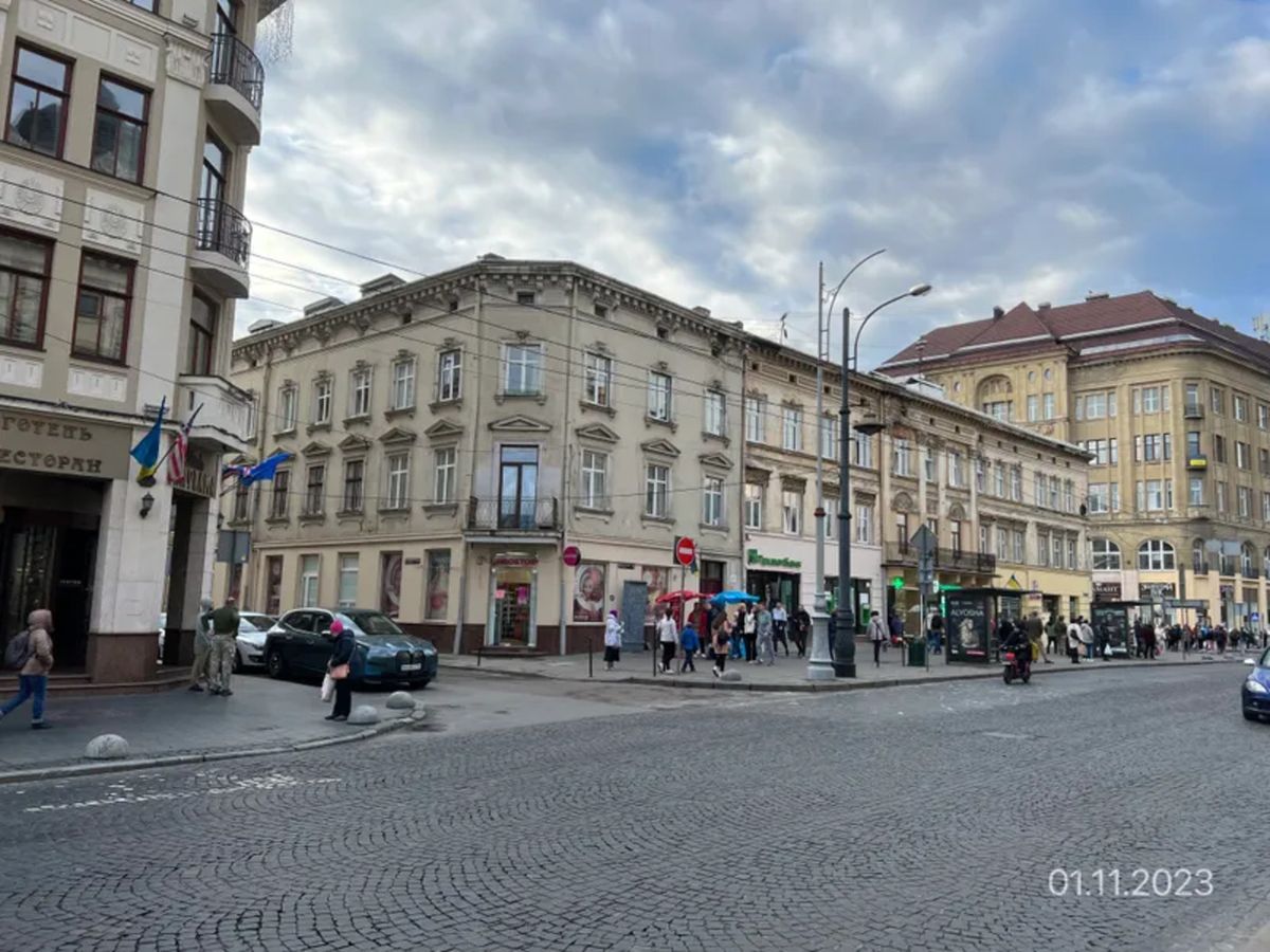 Львівська міськрада продала приміщення в центрі міста за понад мільйон гривень